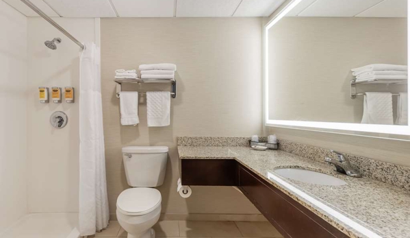 Best Western Plus Steeplegate Inn - Davenport, IA