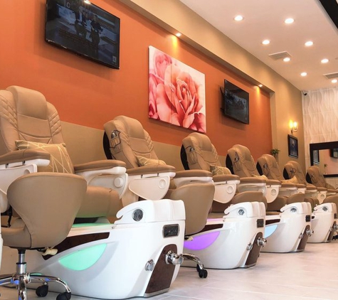 Vuvuzela Nail Spa - Houston, TX