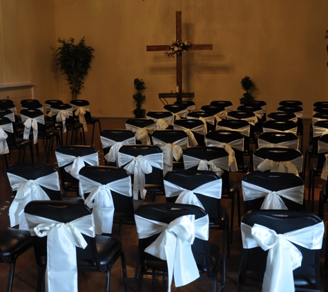 First Choice Catering - Horn Lake, MS. 160 Seat Adjoining Wedding Chapel