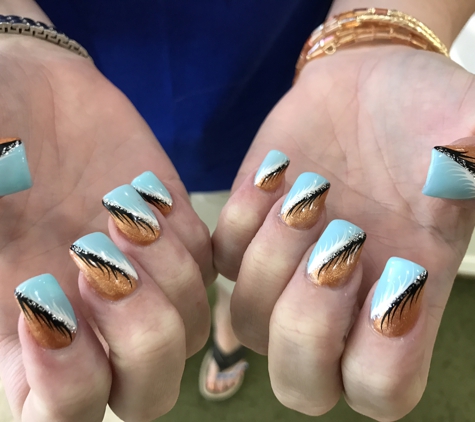 Amazing Nails - Radcliff, KY