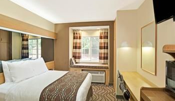 Microtel Inn & Suites by Wyndham Charlotte/University Place - Charlotte, NC