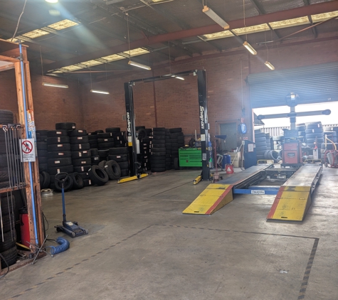 Roll Right Tyres and Mechanical - Balcatta, WA
