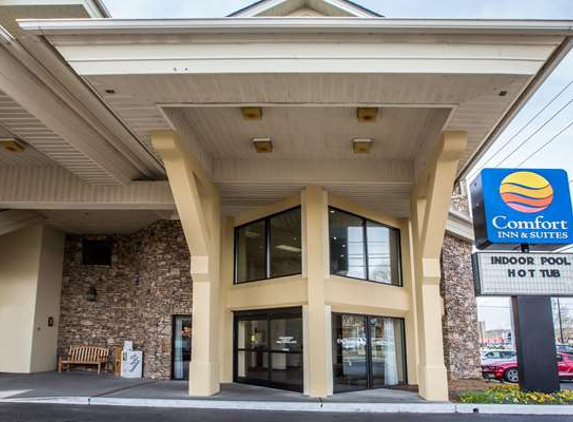 Comfort Inn & Suites at Dollywood Lane - Pigeon Forge, TN