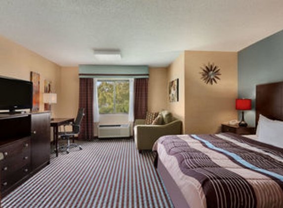 Baymont by Wyndham Latham Albany Airport - Latham, NY