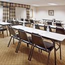 Holiday Inn Express & Suites Alliance - Hotels
