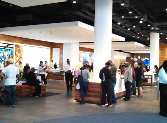 AT&T Store - Chicago, IL