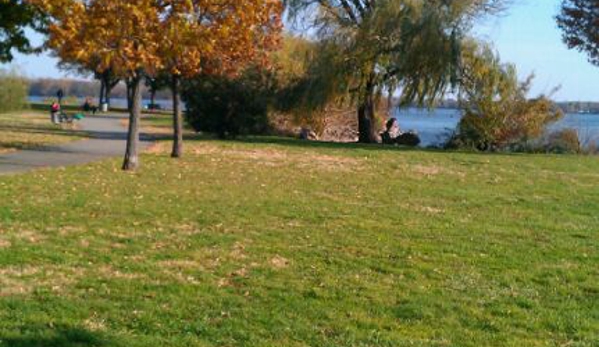 Penn Treaty Park Place - Philadelphia, PA