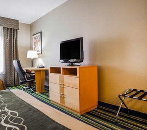 Comfort Inn Kansas City / Airport - Kansas City, MO