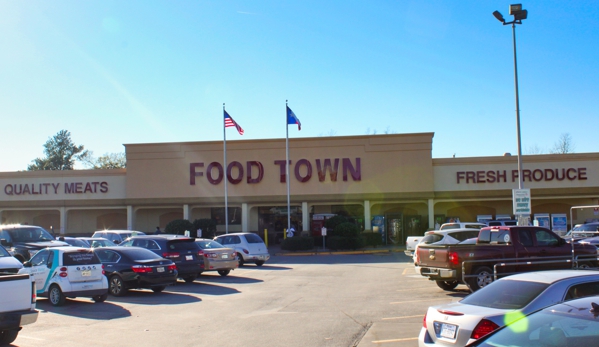 Food Town - Highlands, TX