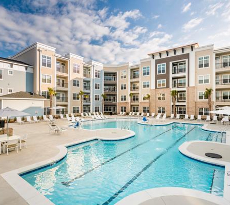 Central Island Square Apartments - Daniel Island, SC