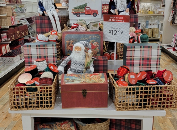 Marshalls & HomeGoods - Vero Beach, FL. It's Christmas at Home Goods in Vero Beach.