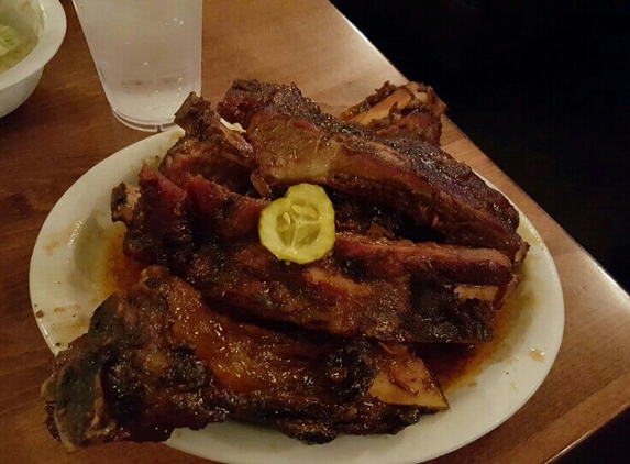 Hogly-Wogly Dr Tyler Tex BBQ - Panorama City, CA