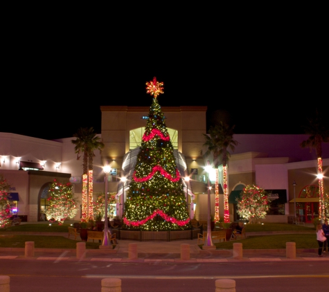 Christmas King Light Install Pros Huntington Beach - Huntington Beach, CA