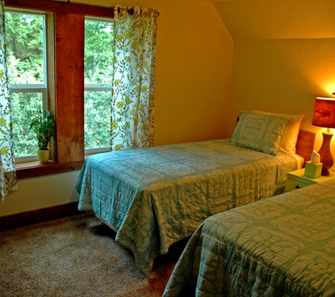 Whitefish Montana Vacation Rental Farmhouse - Whitefish, MT