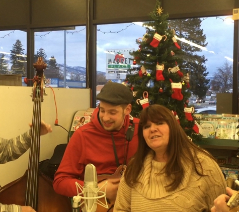 Hamilton's Marketplace Family Foods - Hamilton, MT. Christmas concert at HMP