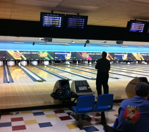 AMF Pla-Mor Bowling Lanes - Nashville, TN