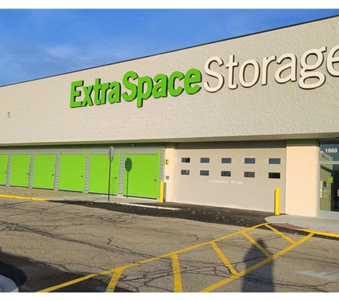 Extra Space Storage - Mchenry, IL