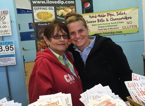 Starla's Seasonings, Dips and Mixes - Belgium, WI. Starla Batzko and her mom at a show