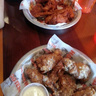 Hooters - Stafford, TX