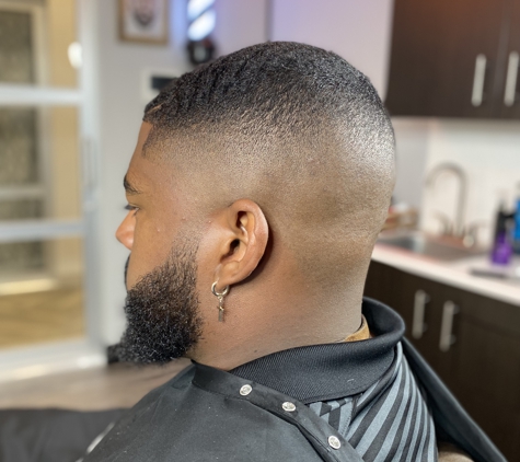 PRESTIGE BARBER SUITE - Valrico, FL. Extra High Fade - 1 1/2 on top with the grain