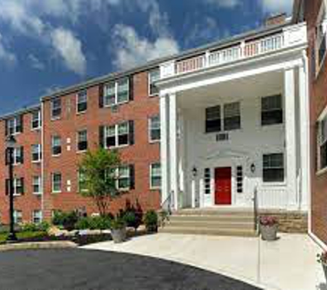 Crestwood Apartments - Wayne, PA