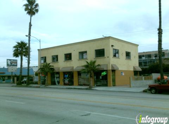 Hair in Shape Threading Studio - Los Angeles, CA