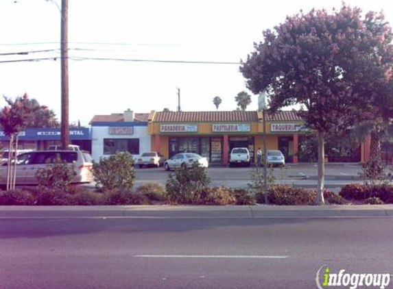 La Puente Bakery - La Puente, CA