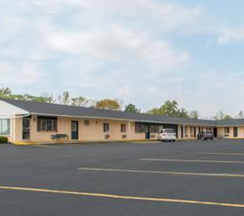 Super 8 by Wyndham Centerville-Richmond - Centerville, IN