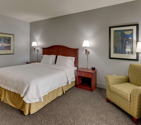 Hampton Inn & Suites Indianapolis-Airport - Indianapolis, IN