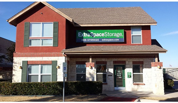 Extra Space Storage - Fort Worth, TX