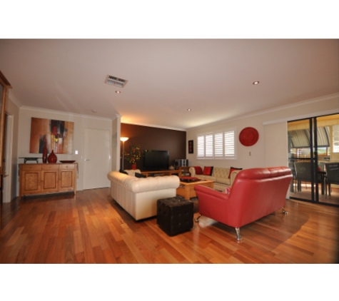 Hamiltons Painting & Decorating - Connolly, WA