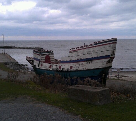 Barcelona Harbor Pier - Westfield, NY