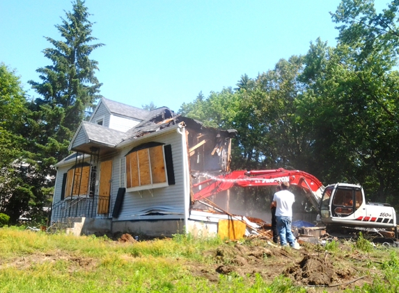 Colonial Construction - Tewksbury, MA. Demo work