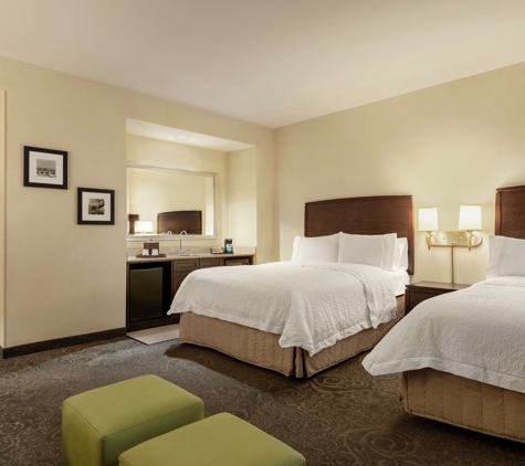 Hampton Inn & Suites Baltimore Inner Harbor - Baltimore, MD