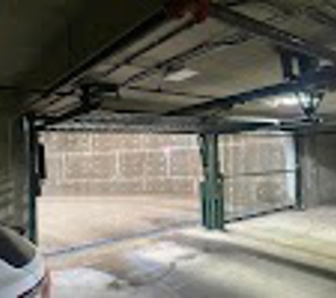 Supreme Garage Door Repair - Dallas, TX