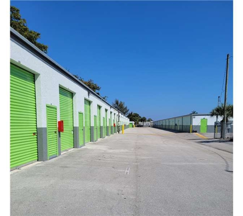 Extra Space Storage - West Palm Beach, FL