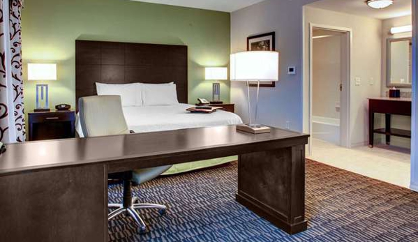 Hampton Inn & Suites Baton Rouge Downtown - Baton Rouge, LA