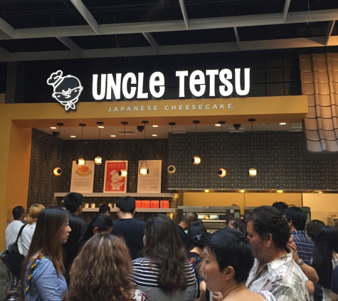 Uncle Tetsu Japanese Cheesecake - Arcadia, CA. Crazy line