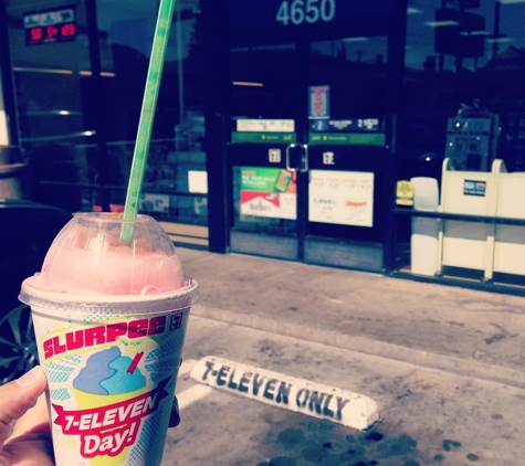 7-Eleven - Los Angeles, CA