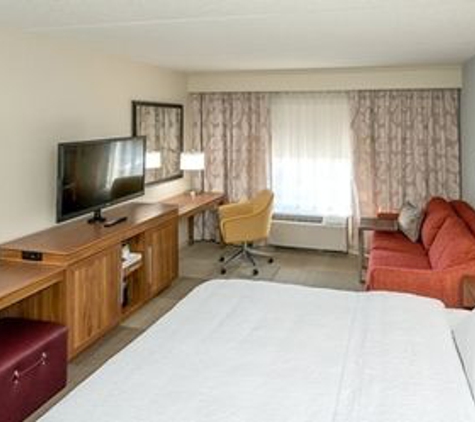 Hampton Inn & Suites Boston/Stoughton - Stoughton, MA