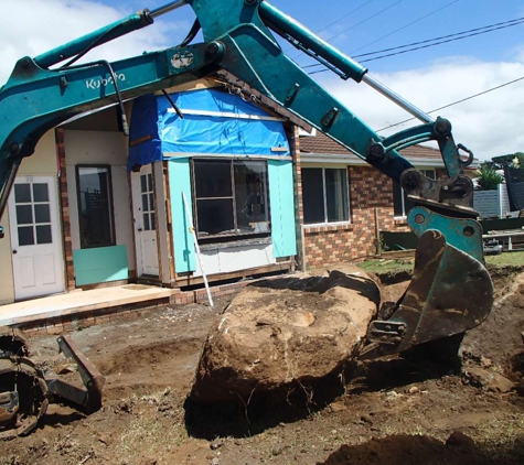 D & R Kelly Building & Carpentry Services - Broughton Village, NSW. Demolishing