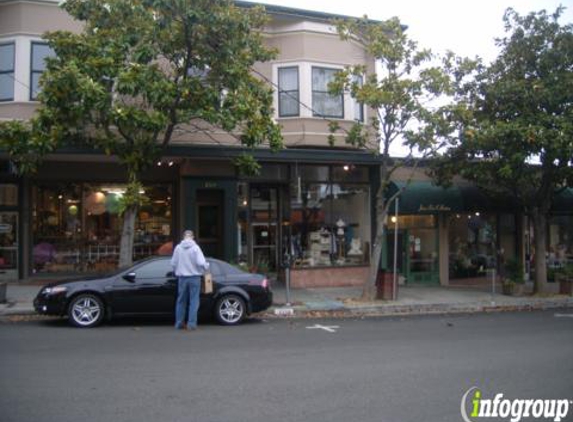 Vine Street Salon - Berkeley, CA