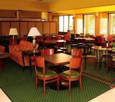 Baymont Inn & Suites - Columbia, SC