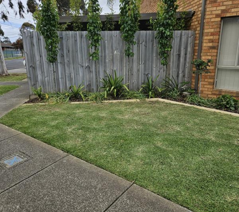 New look Gardens - Werribee, VIC. Frontyard