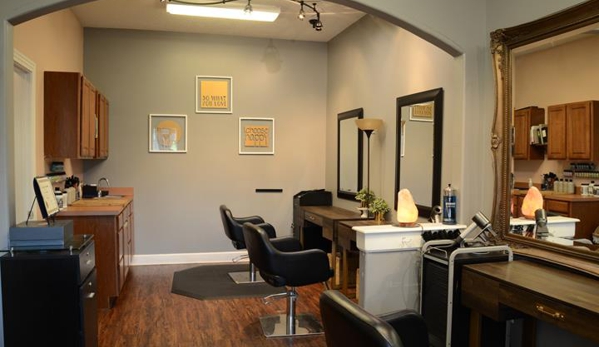 Salon 210 - Saint Johns, FL