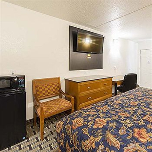 New Six Inn & Suites - Houston, TX