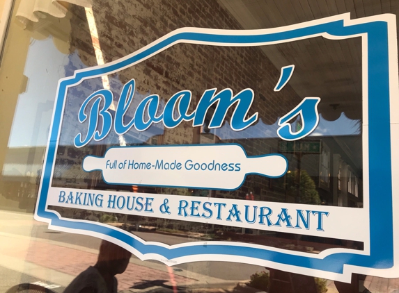 Bloom's Baking House & Restaurant - Leesburg, FL