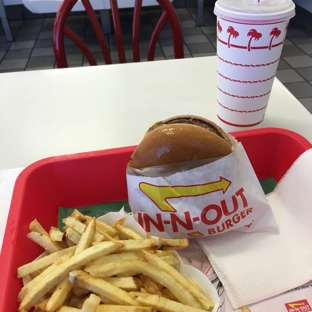 In-N-Out Burger - Tracy, CA