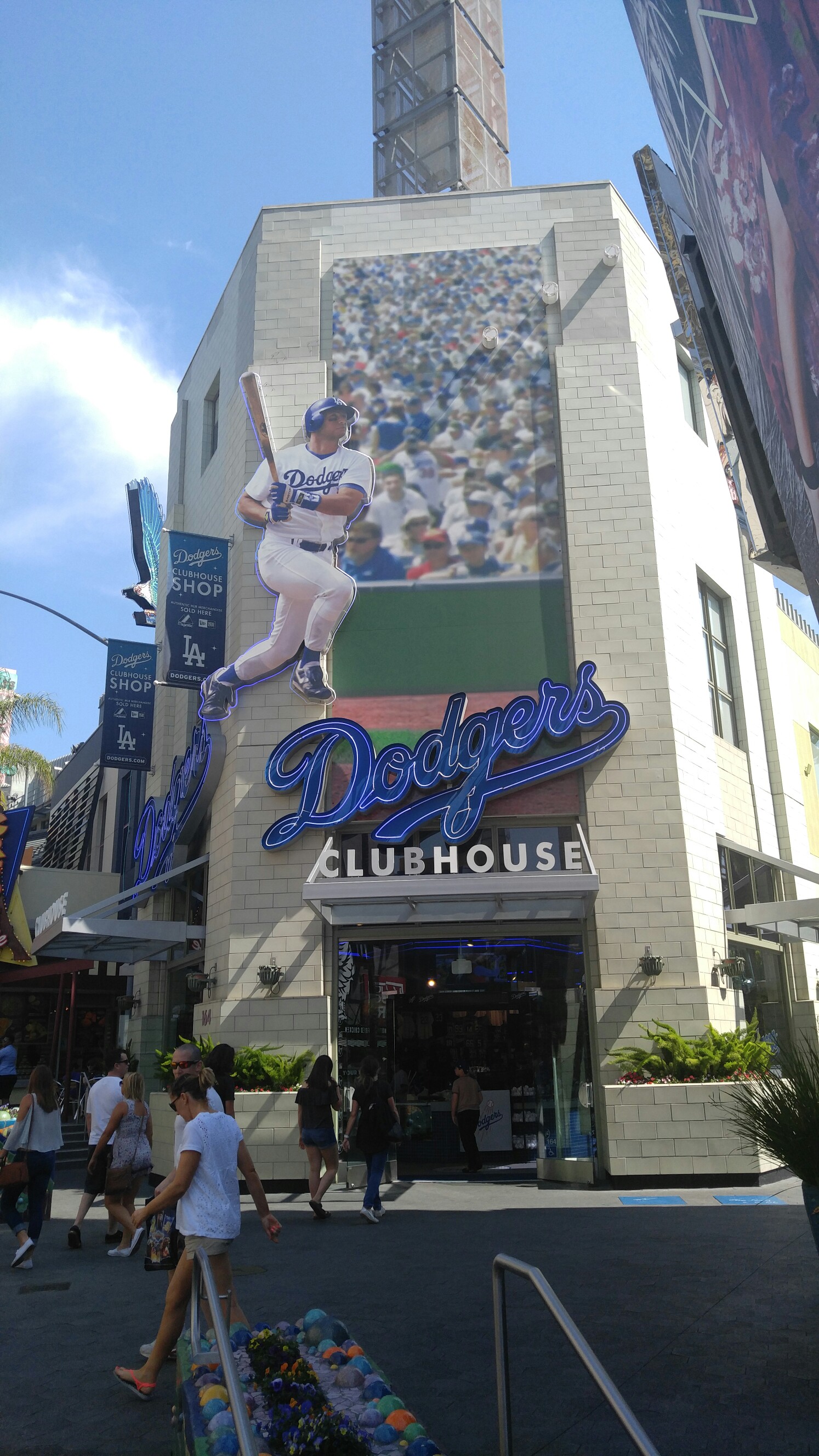 dodger store universal