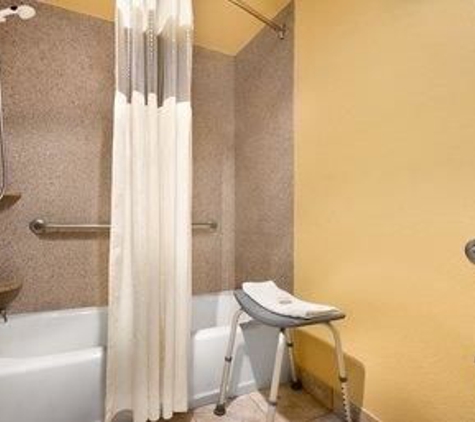 Baymont Inn & Suites - Mary Esther, FL